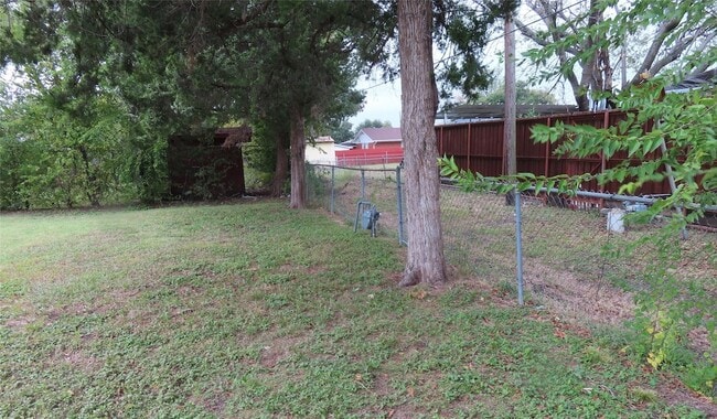 Building Photo - 1719 Andrew St