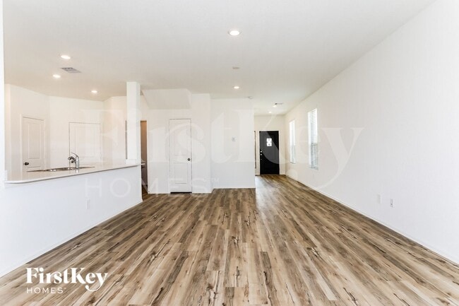 Building Photo - 23926 Lakota Cyn Dr