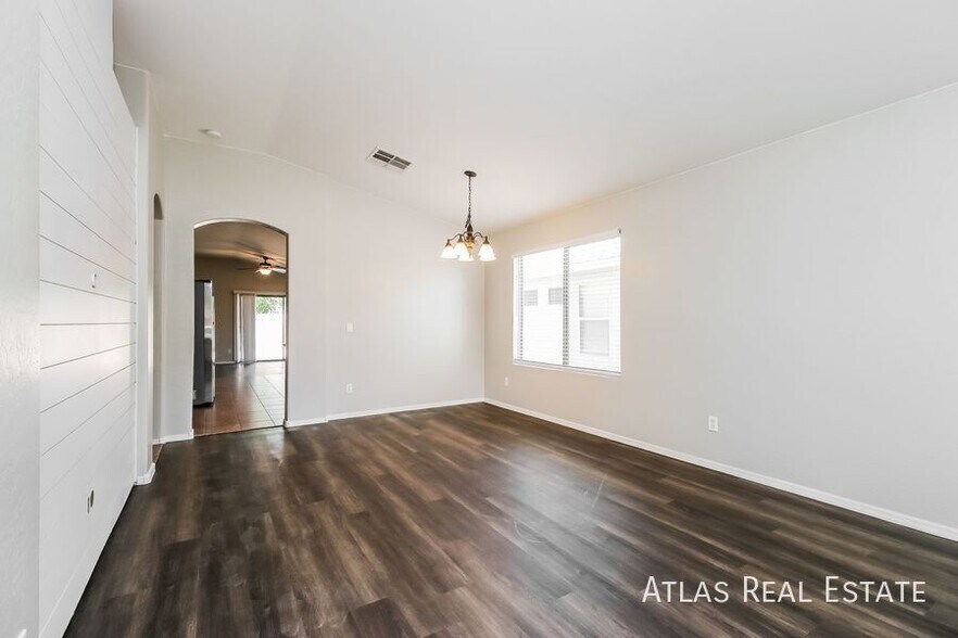 Building Photo - 1134 W Fruit Tree Ln