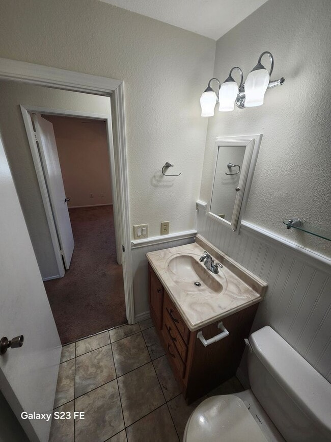 Building Photo - Single-Story home in Chino ready for you to move right in!