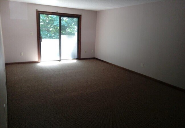 living room - 10 W Pine Way