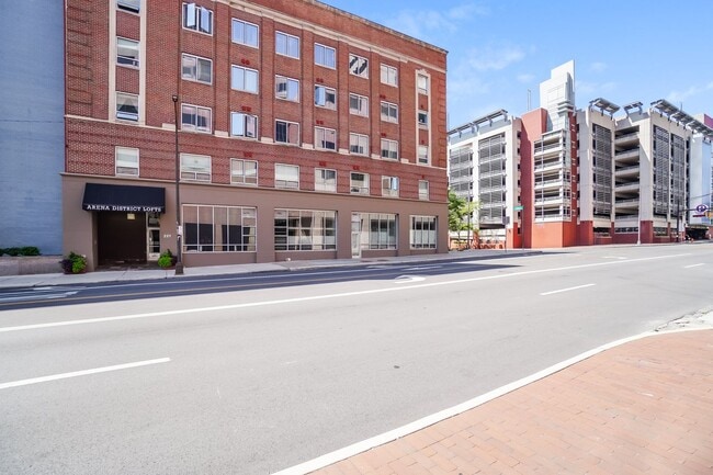 Building Photo - 221 N Front St