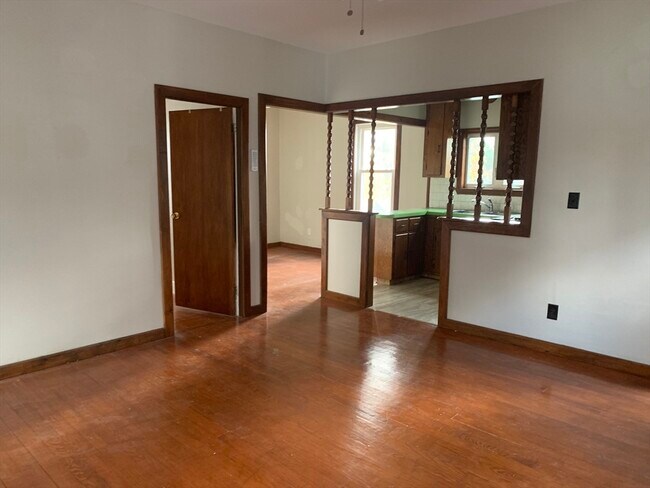 Building Photo - 347 Lawton St