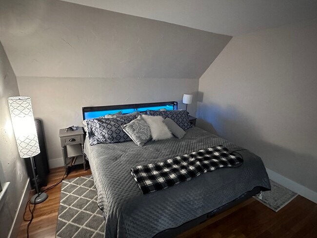 Building Photo - 74 Moore Ave