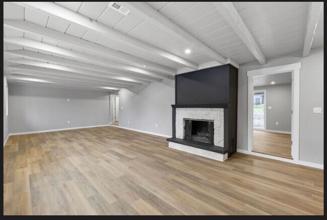 Building Photo - 6208 Dark Hollow Rd