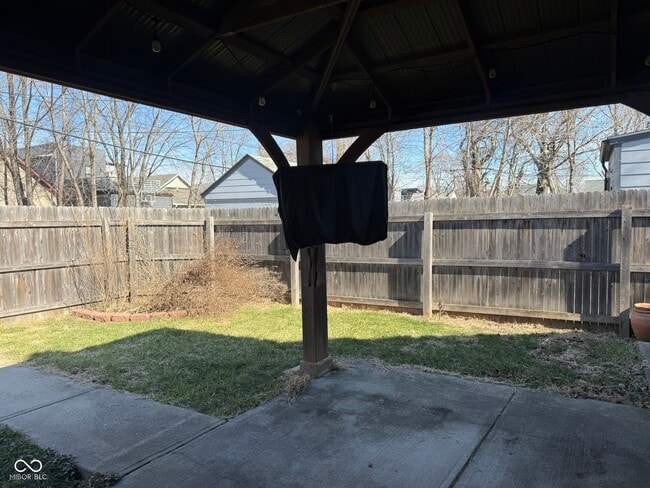 Building Photo - 1156 Hoyt Ave