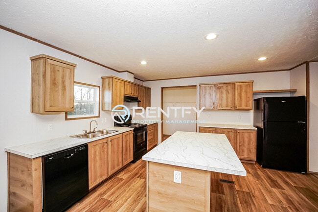 Building Photo - 174 Trivette Rd