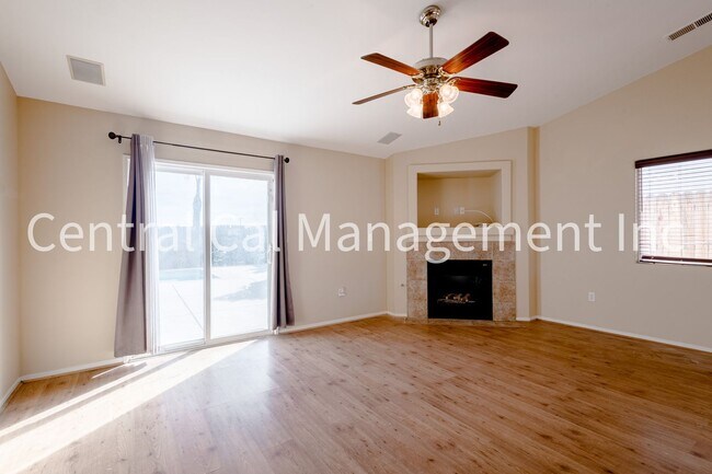 Building Photo - 3 Bedroom/2 Bath with Pool in the Southwest - $2295 Per Month!