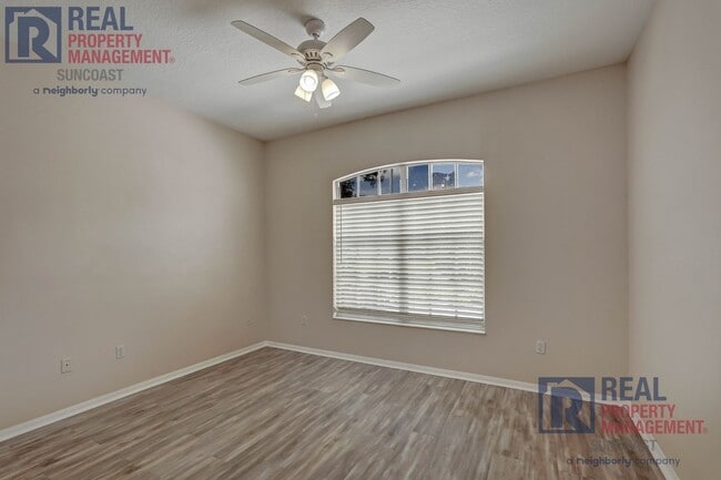 Building Photo - 652 Planters Manor Way