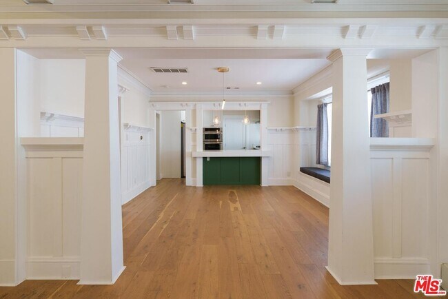 Building Photo - 2191 W 31st St