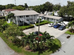 Building Photo - Beach Heights Of Hollywood Inc.