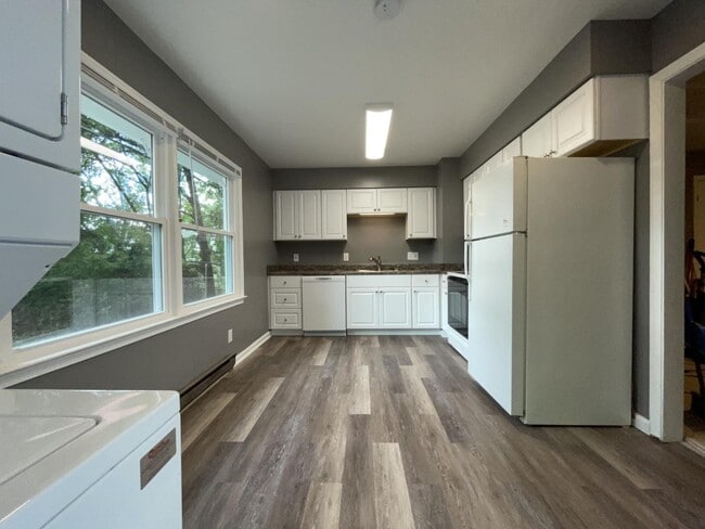 Building Photo - 908 S Josephine Boyd St