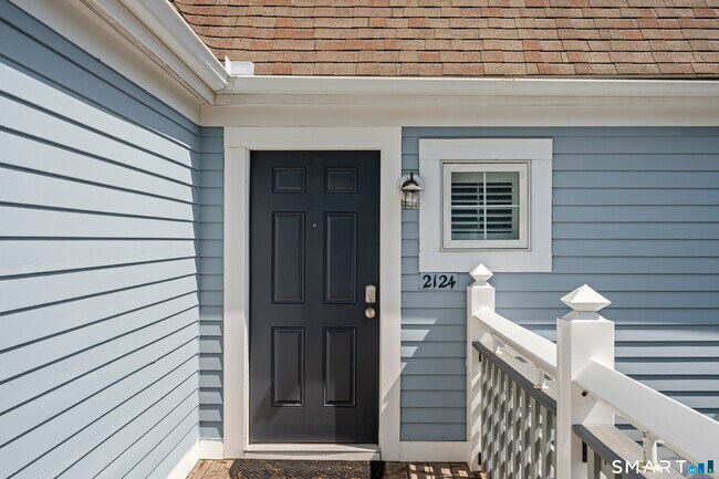 Building Photo - 2124 Old Pond Ln