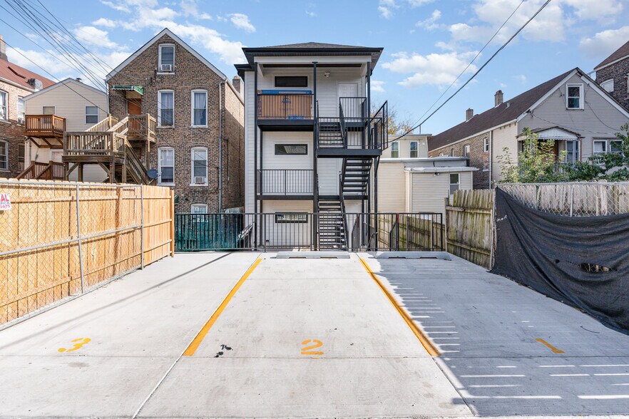 Building Photo - 2132 S Fairfield Ave