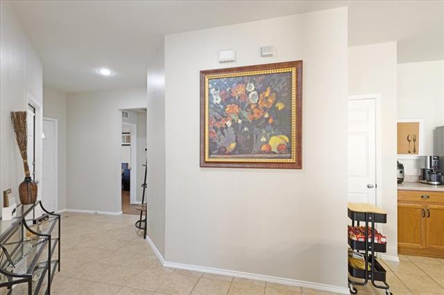 Building Photo - 8420 Silverbell Ln