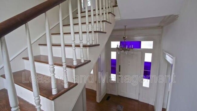 Building Photo - 27 Smith St