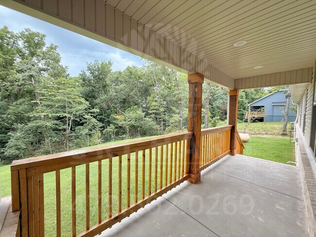Building Photo - 12 Kinross Dr