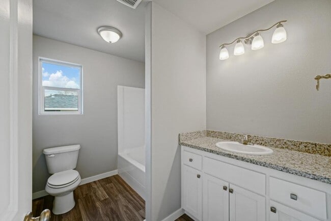 Building Photo - 4293 Ash Grove Dr NE