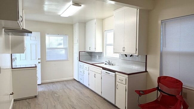 Building Photo - 3590 Cedar Ave