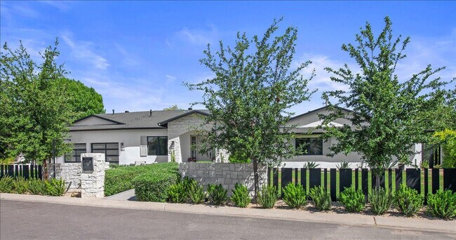 Building Photo - 3631 N 54th Ct