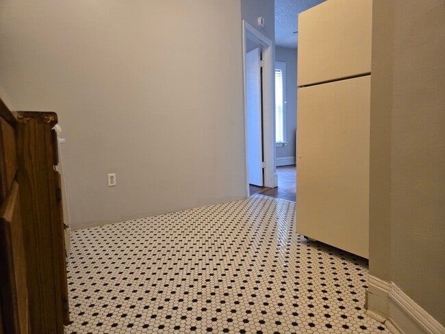 Building Photo - 1 Bed 1 Bath Apartment Cap Hill