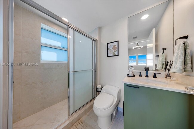 Building Photo - 14951 Royal Oaks Ln