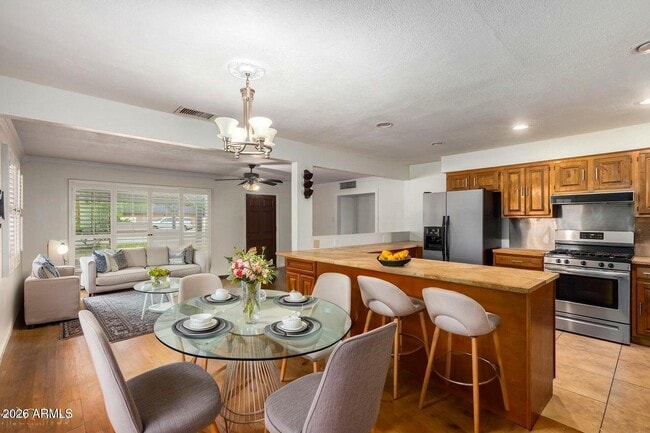 Building Photo - 7340 N 7th Ave