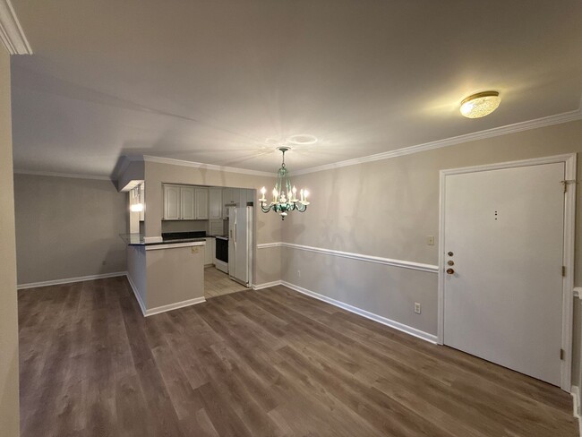 Building Photo - Come see this great condo in Myers Park in...