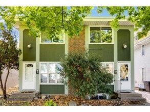 Building Photo - 821 Weeks Ave SE