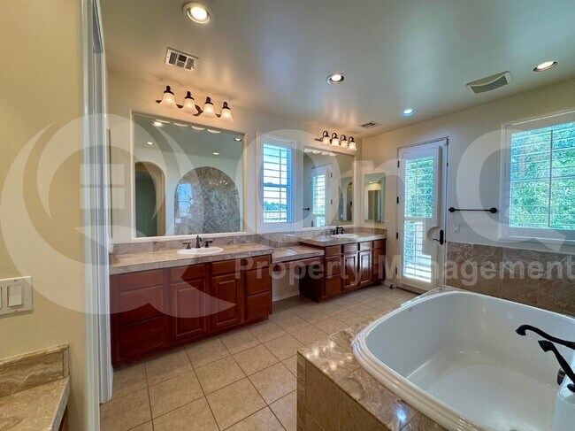 Building Photo - 4371 S Pecan Dr