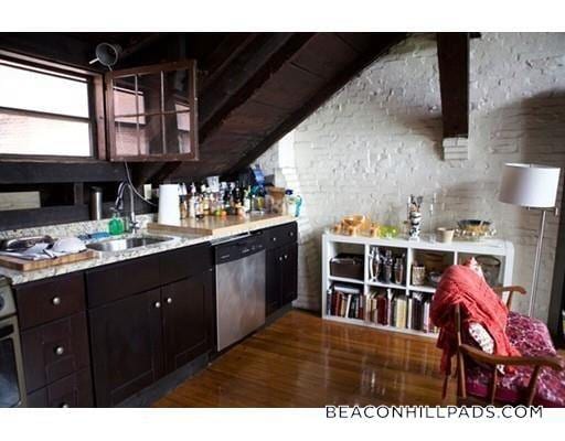 Building Photo - 2 Champney Pl