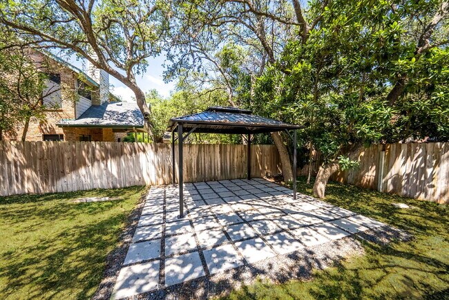 Building Photo - This is the one that checks all the boxes.