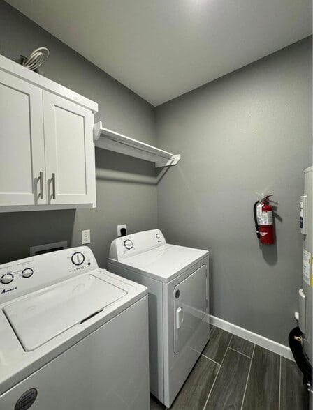 Building Photo - 1808 Angelina Dr