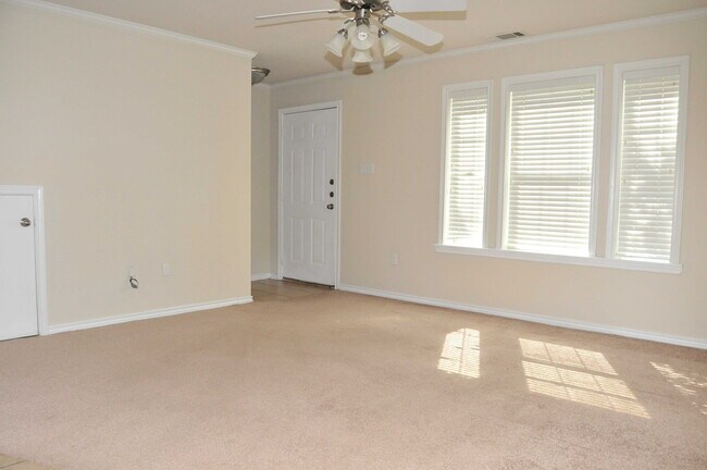 Building Photo - 2300 Cornell Dr