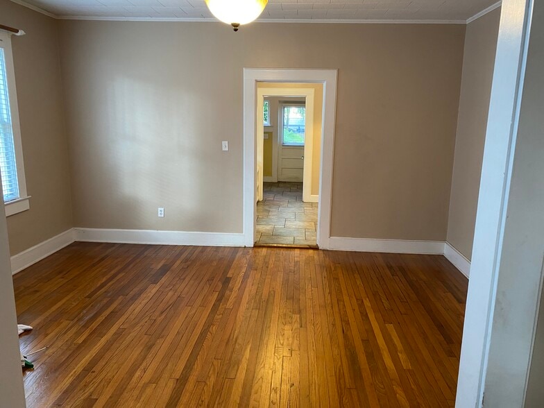 Building Photo - 1115 Elmwood St