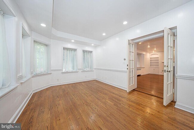 Building Photo - 714 Greythorne Rd