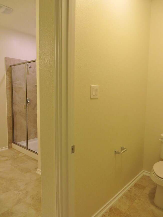 Building Photo - 4 Bedroom 2 Bathroom Creekside At Georgetown Village Home
