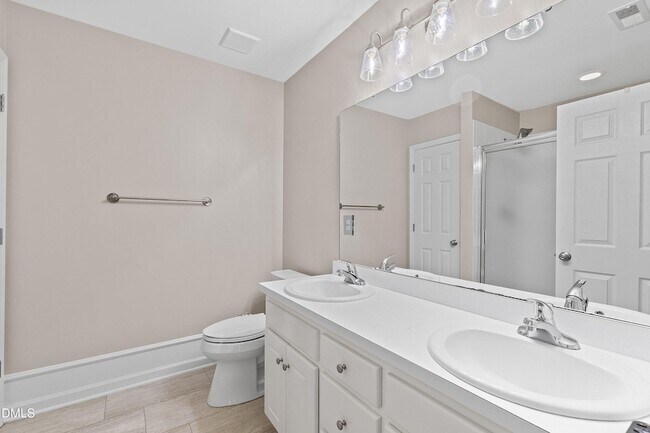 Building Photo - 3666 E Cotton Gin Dr