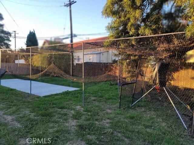 Building Photo - 6984 Center St