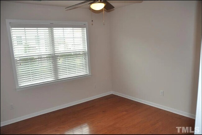 Building Photo - 619 Sealine Dr