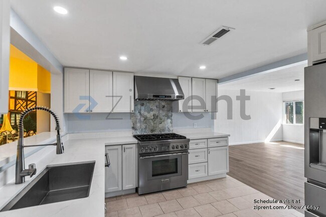 Building Photo - 1967 Solano Way