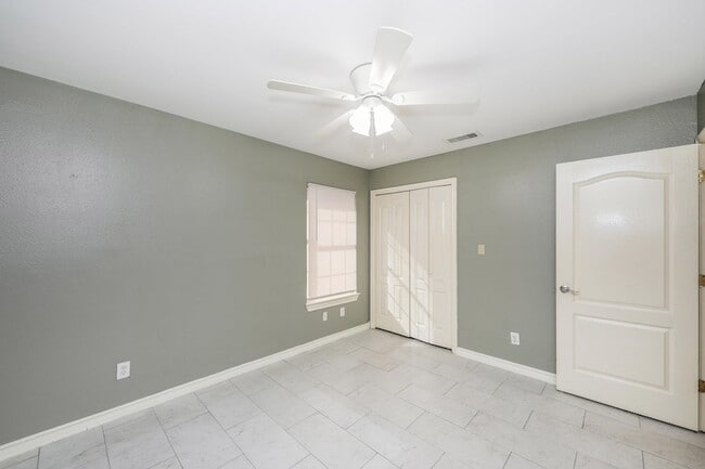 Building Photo - 205 W San Carlos St