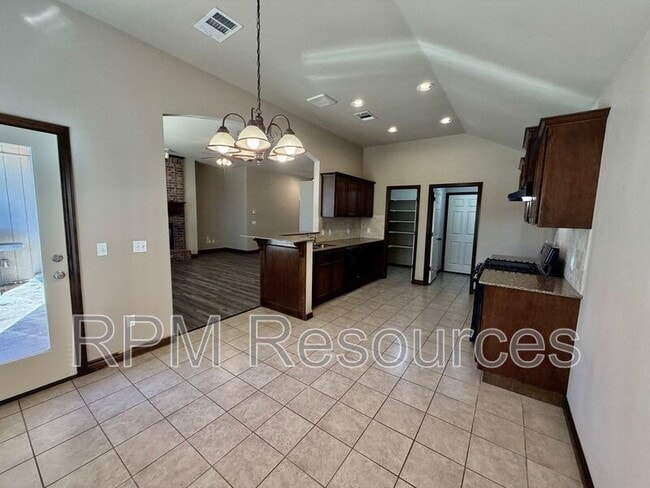 Building Photo - 5601 Sanderling Rd