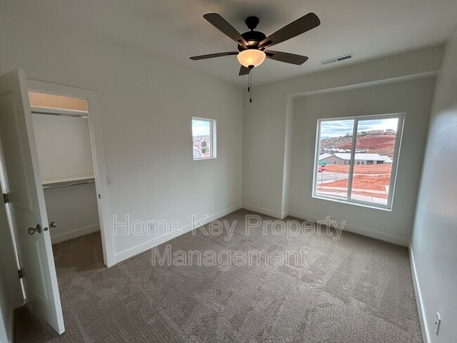 Building Photo - 1549 Mead Ln