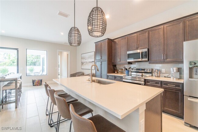 Primary Photo - 822 105th Ave N