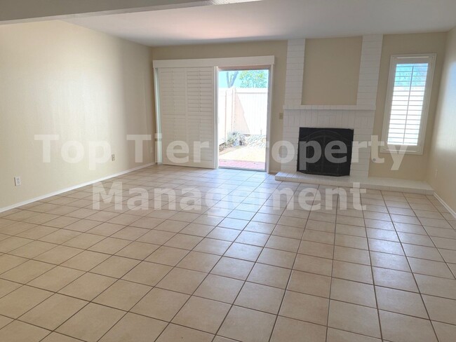 Building Photo - ***Charming 2 bed / 2 bath Townhome in Coastal Carlsbad - Available 04/18***