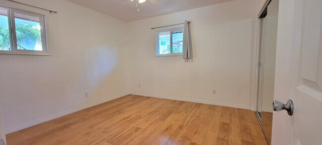 Building Photo - 6216 Stanley Ave