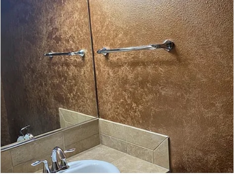 Building Photo - 696 NE Adwick Dr