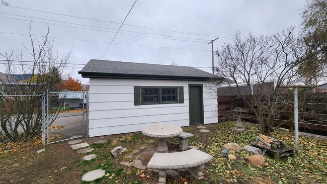 Building Photo - Centrally Located Three Bedroom House with...