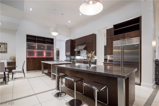 Building Photo - 1501 Foothills Village Dr